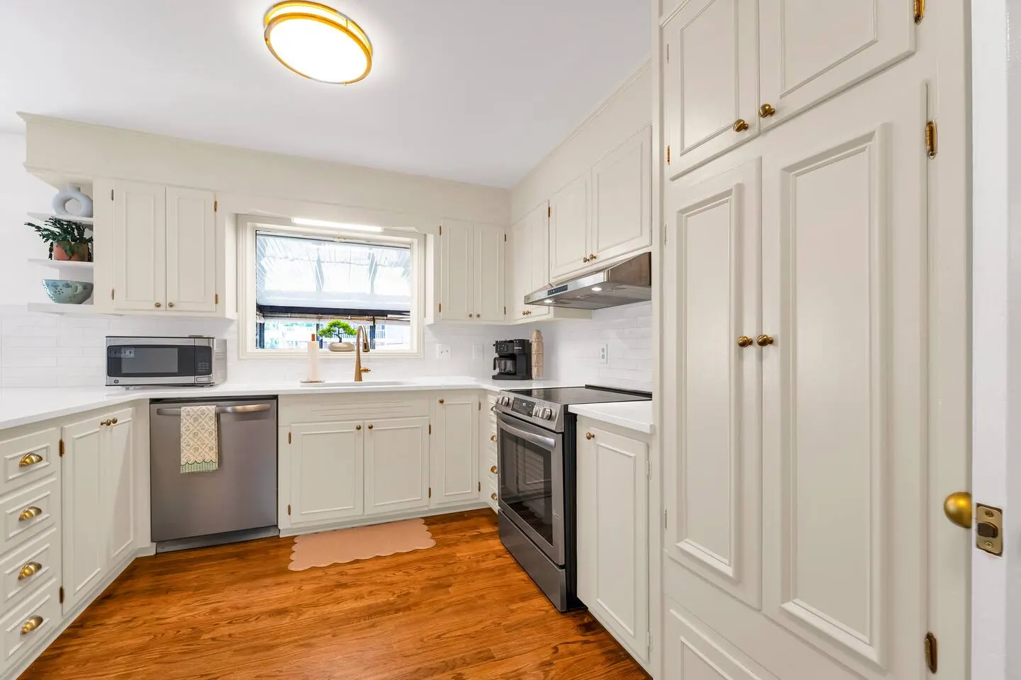 Waverly Home - 5 Bedrooms 4 Bathrooms 12