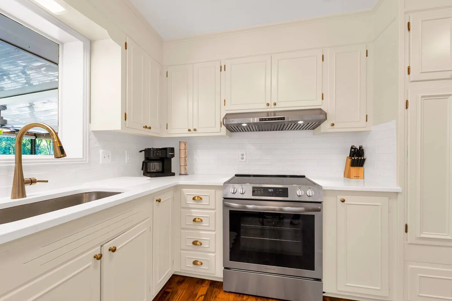 Waverly Home - 5 Bedrooms 4 Bathrooms 13