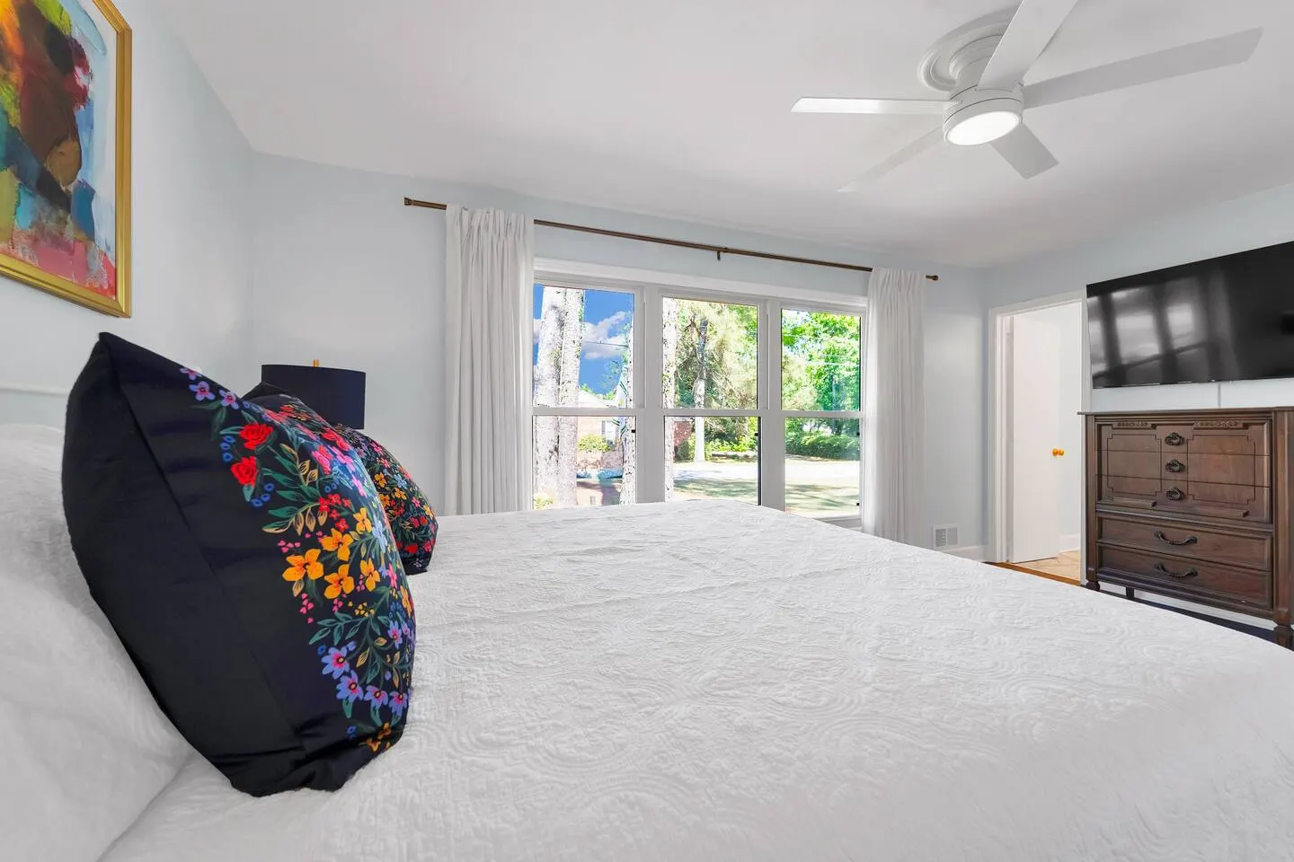 Waverly Home - 5 Bedrooms 4 Bathrooms 16