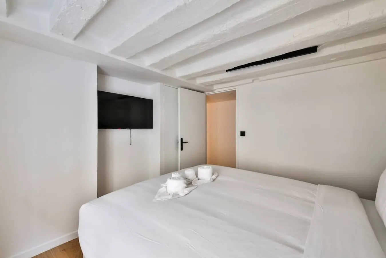11.Flat 8 person St Lazare Galerie LaFayette 8ème 12
