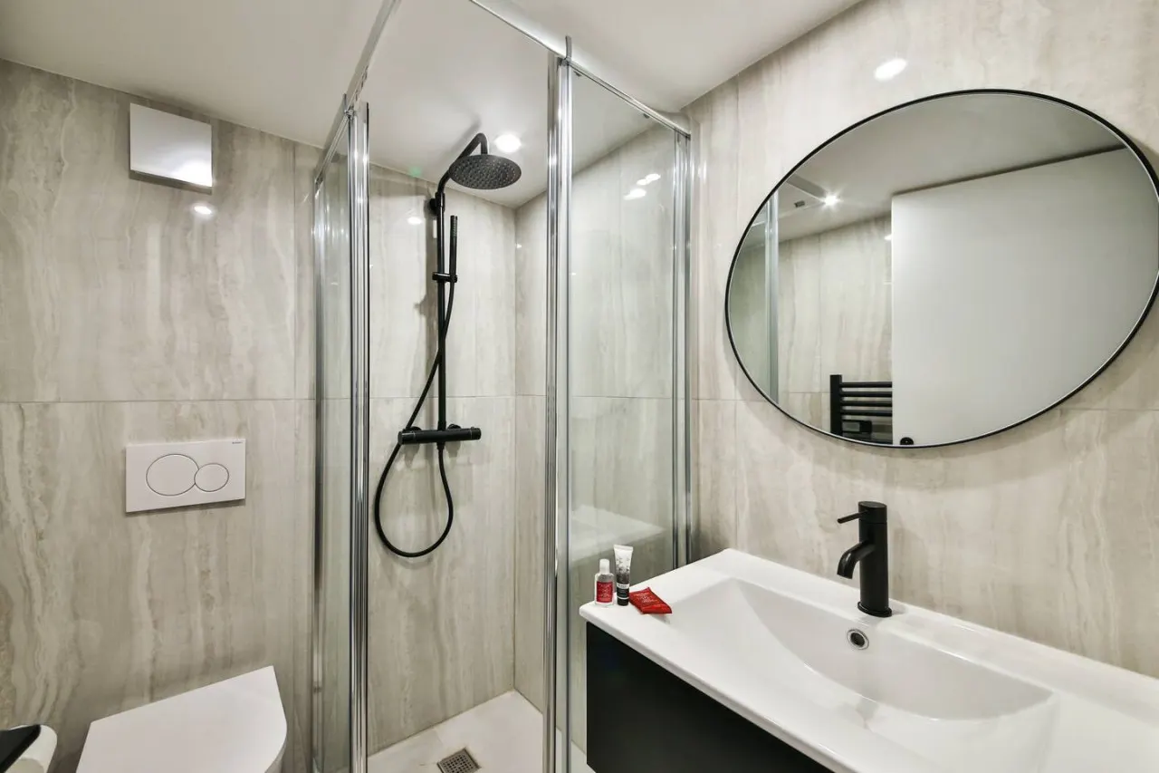 11.Flat 8 person St Lazare Galerie LaFayette 8ème 14