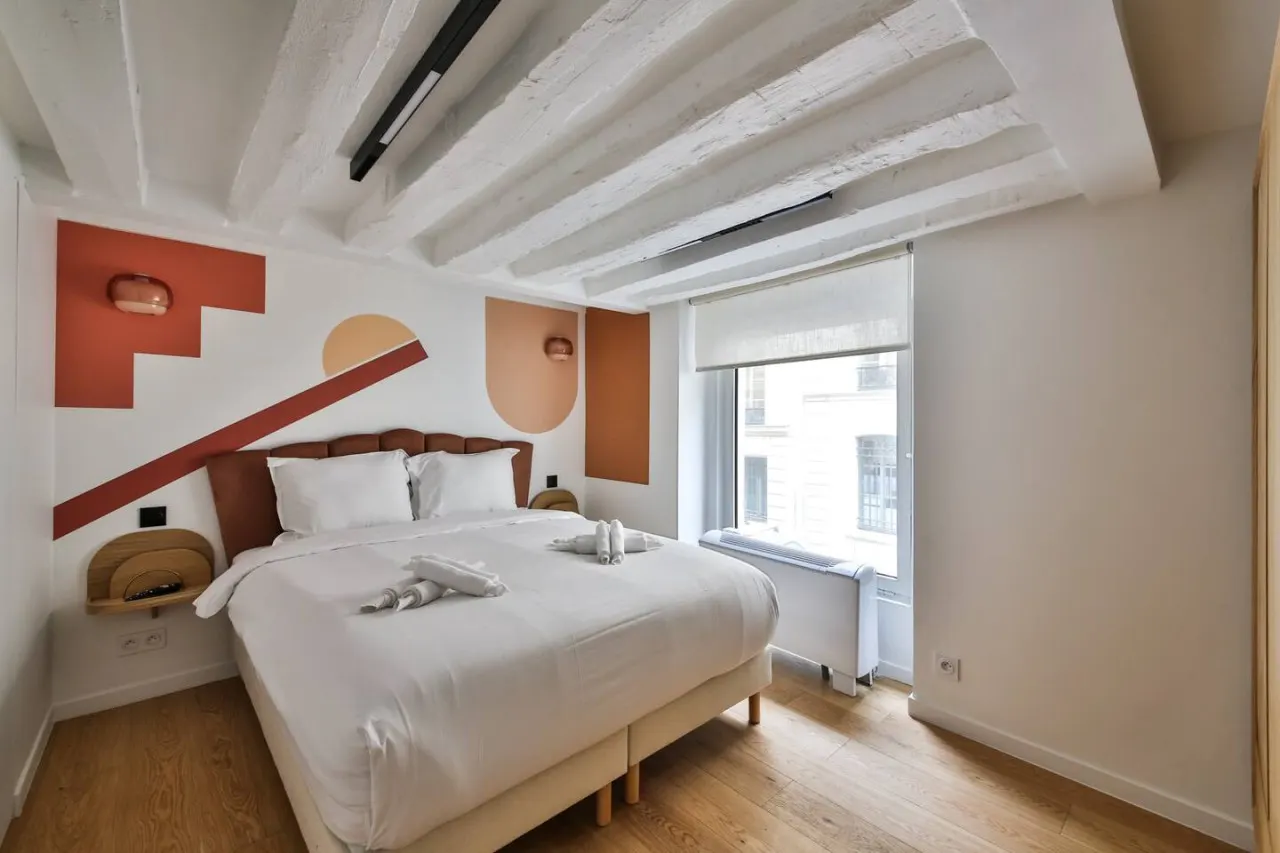 11.Flat 8 person St Lazare Galerie LaFayette 8ème 3