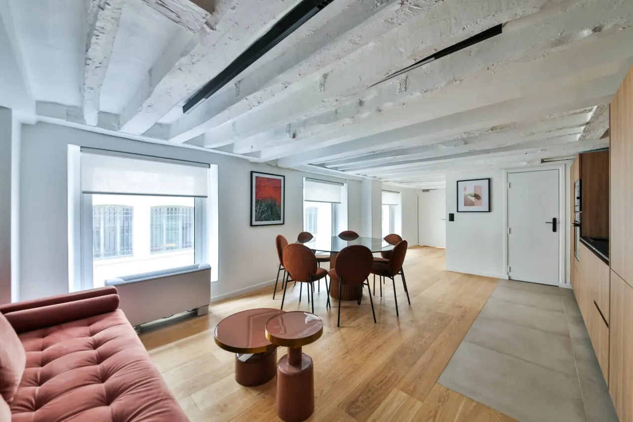 11.Flat 8 person St Lazare Galerie LaFayette 8ème 6
