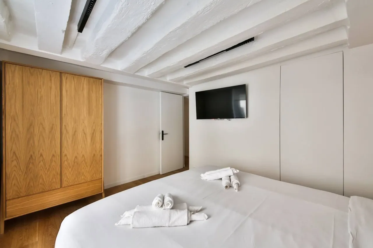 11.Flat 8 person St Lazare Galerie LaFayette 8ème 7