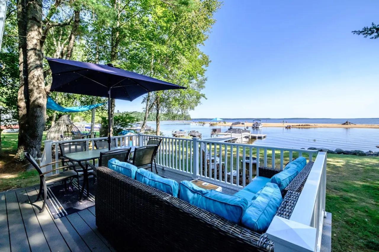 Blue House- Lakehouse on Sebago w. stunning Sunrises + Sunsets 9