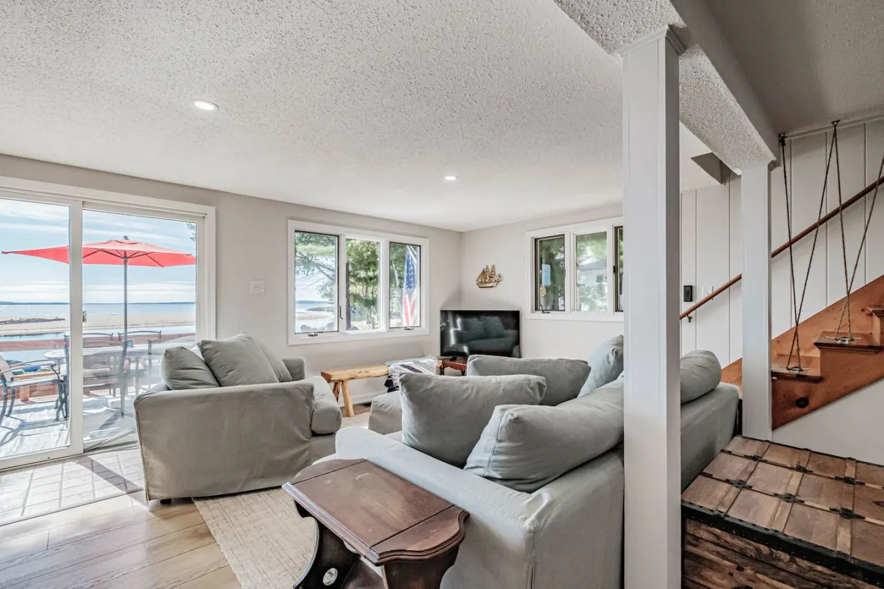 Blue House- Lakehouse on Sebago w. stunning Sunrises + Sunsets 13
