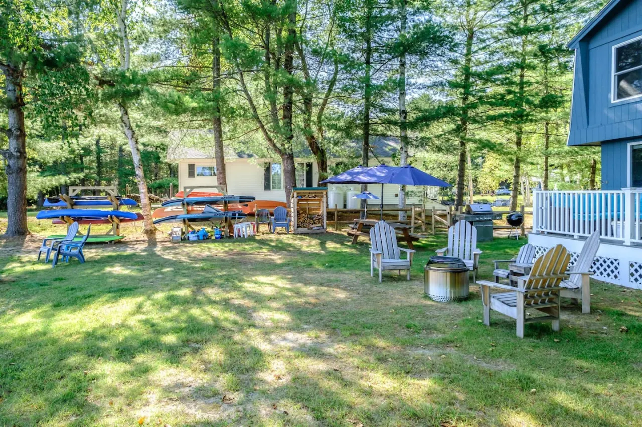 Blue House- Lakehouse on Sebago w. stunning Sunrises + Sunsets 7