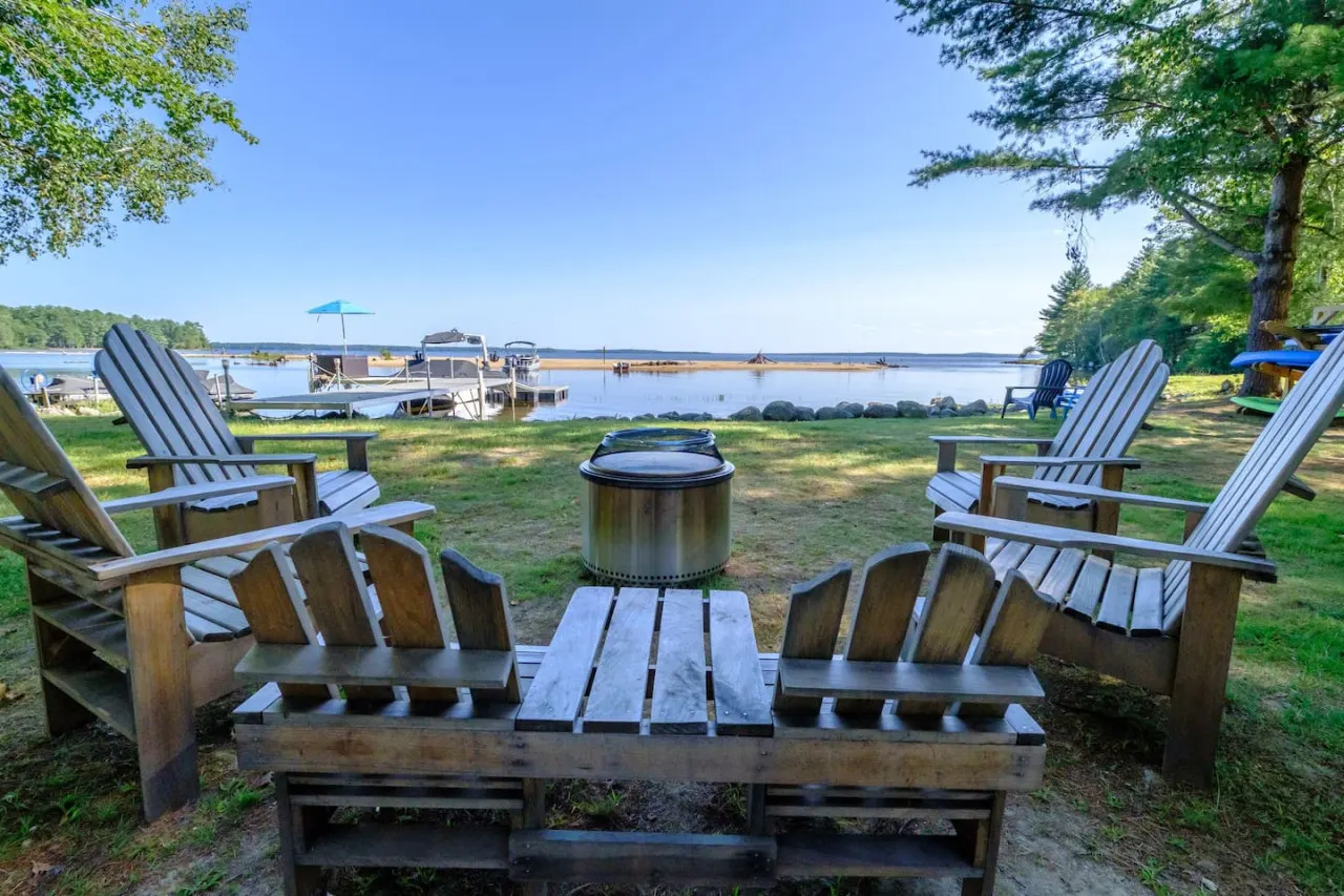 Blue House- Lakehouse on Sebago w. stunning Sunrises + Sunsets 8