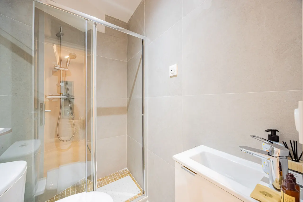 Charme Parisien 6 Personnes, 2 chambres, 19ème 11
