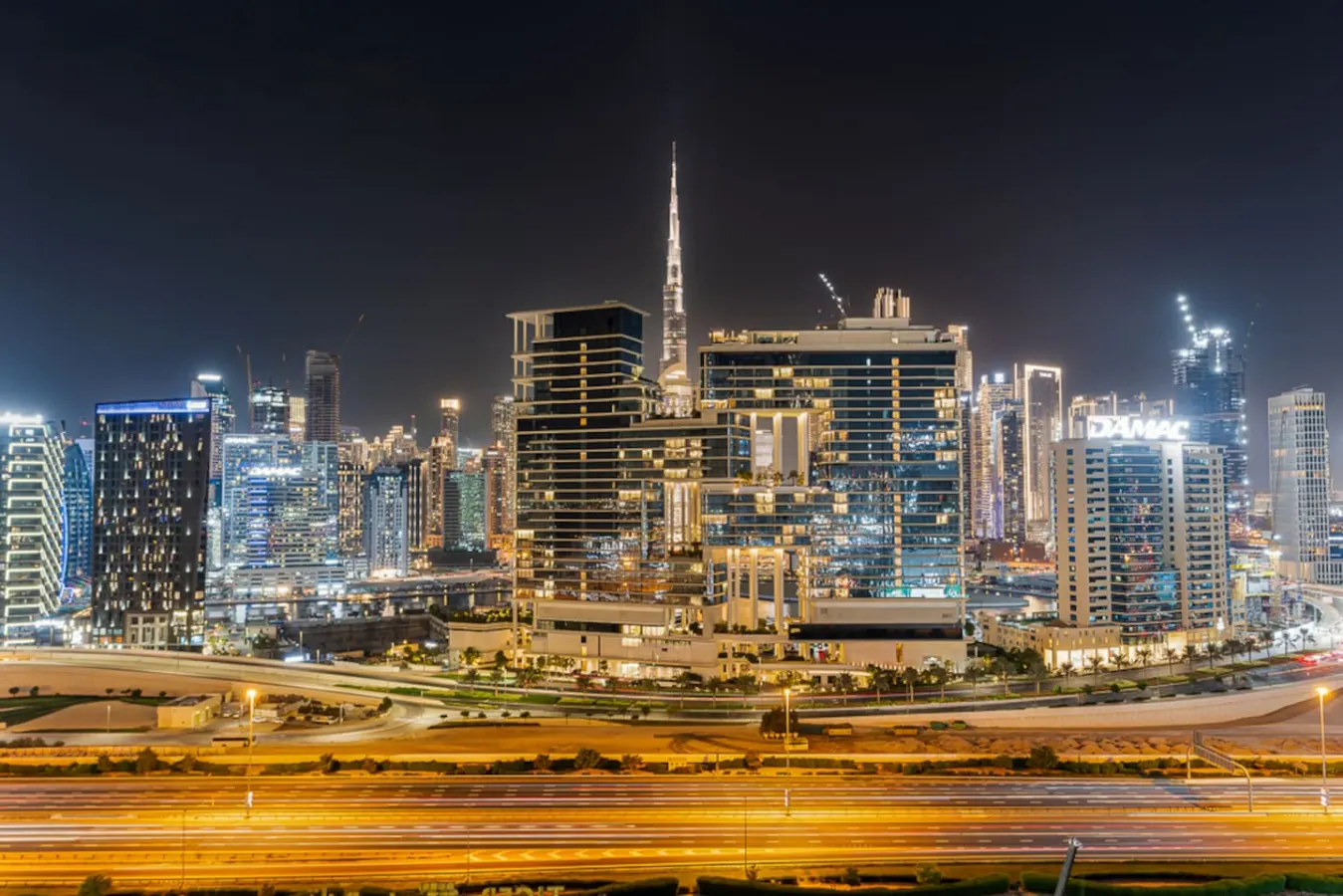 Stylish 1BR in Business Bay | Burj Khalifa View — photo 4