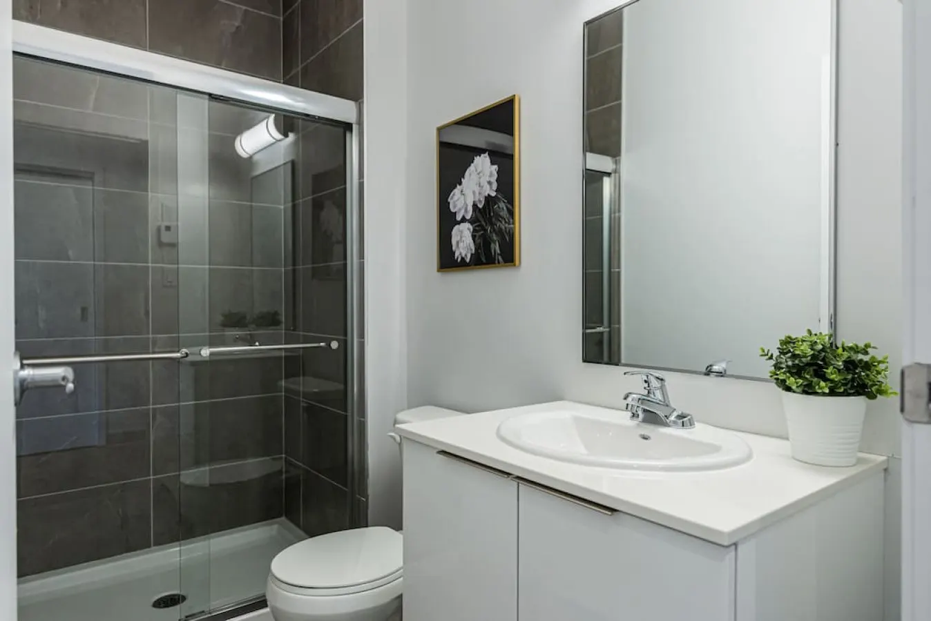 Plateau - Brand New and Perfectly Located Flat in Le Plateau - Unit 6 14