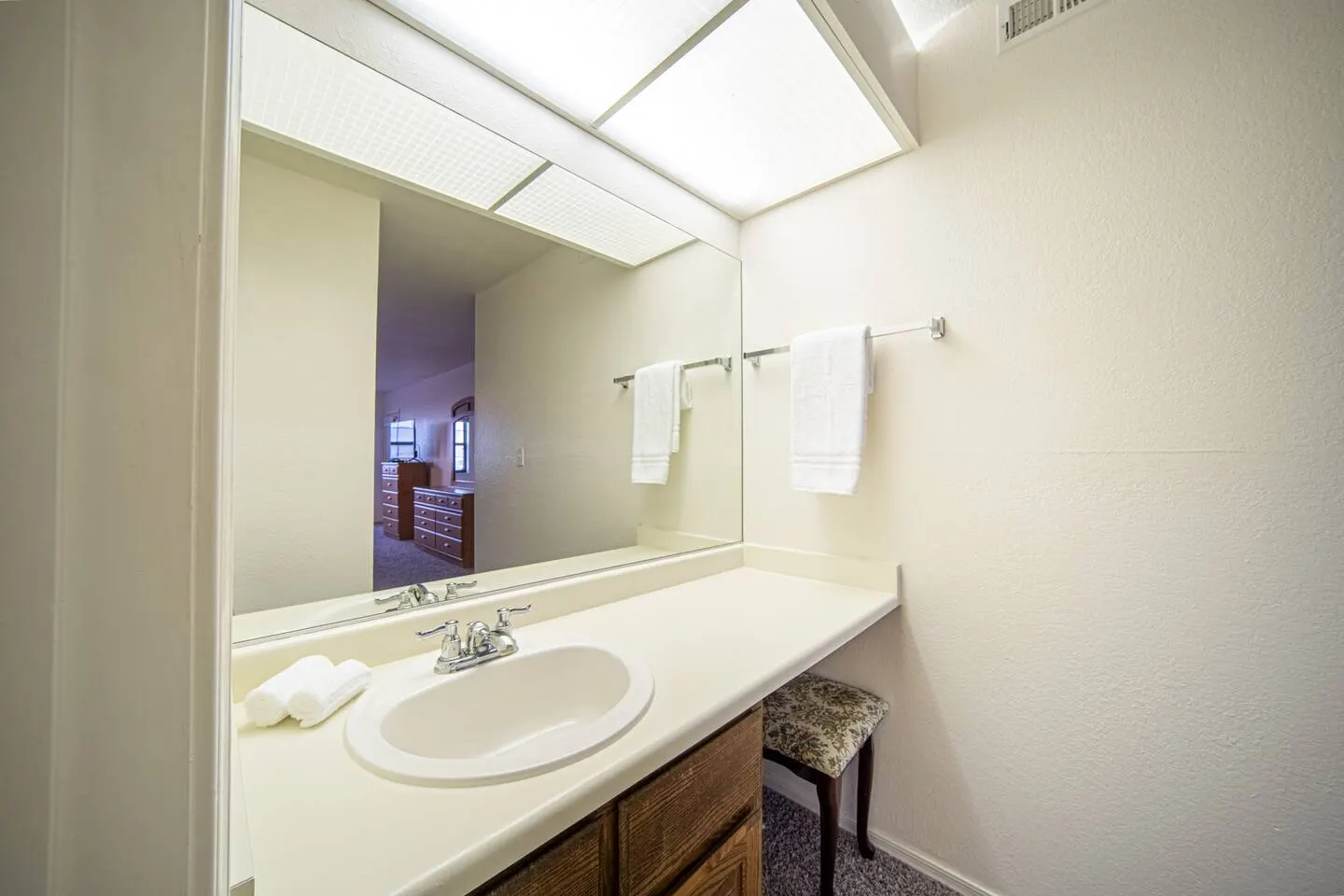 Riverfront Views Sleeps 8 20