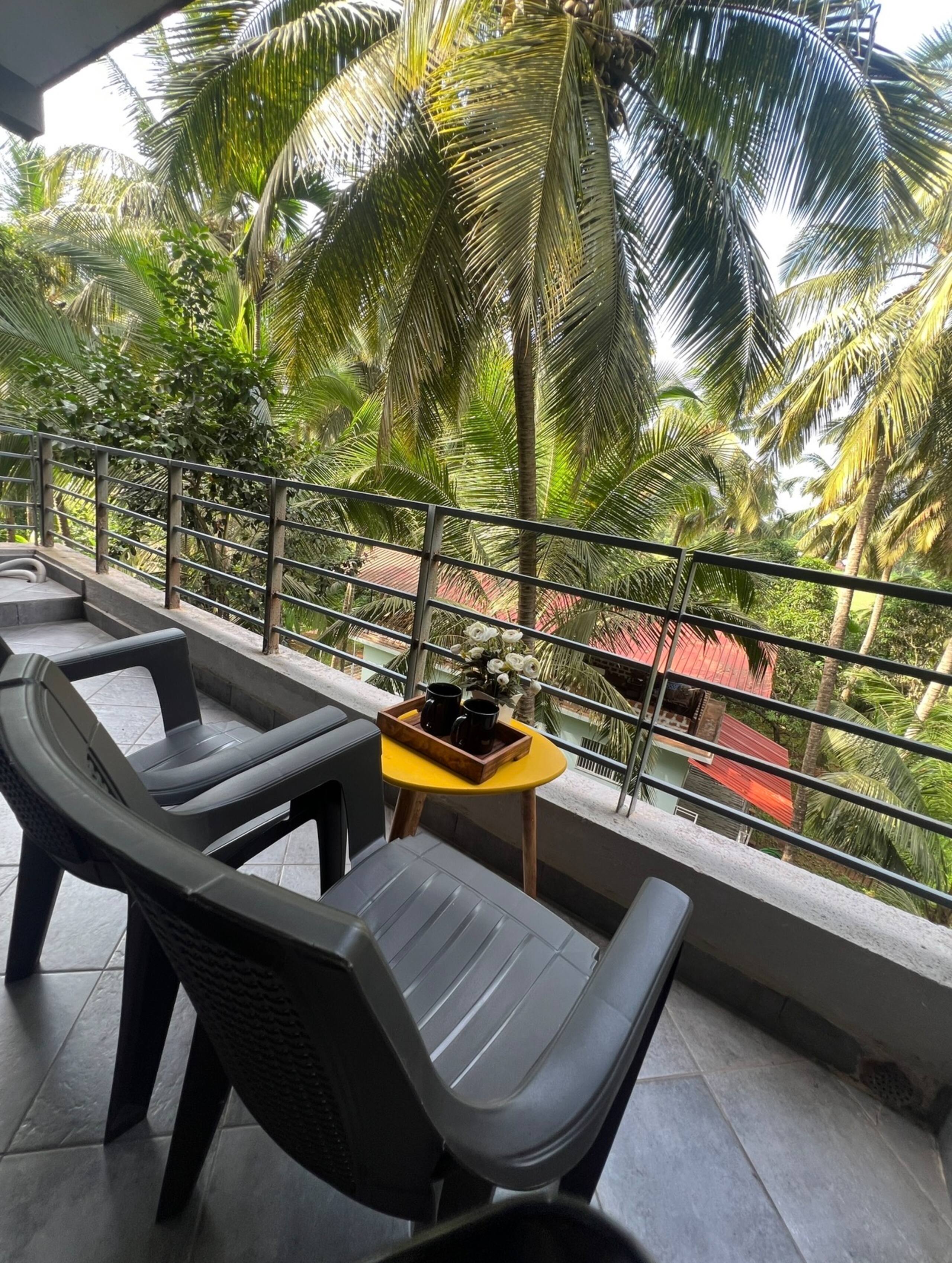 The Cider Goa B |1BHK FullyAC Sleeps 4| Beach3min 4