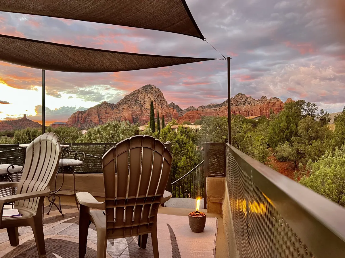 Red Rock Leisure | 360° Views, Hot Tub & Rooftop