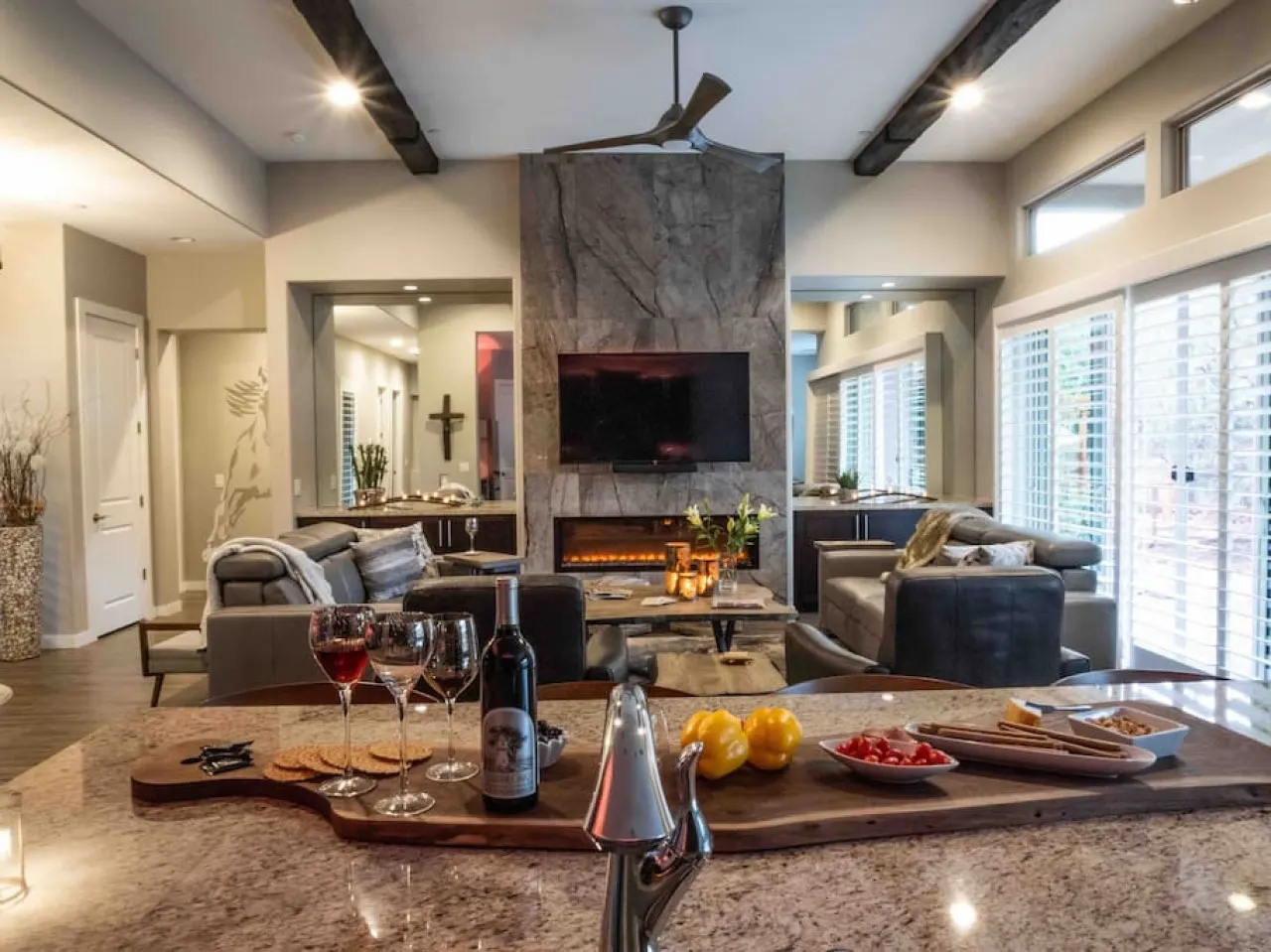 Red Rock Leisure 360° Views, Hot Tub & Rooftop 10