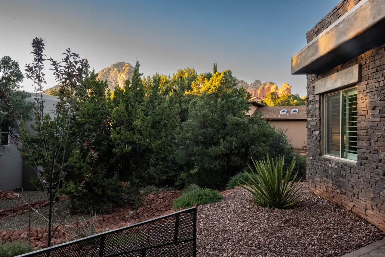 Red Rock Leisure 360° Views, Hot Tub & Rooftop 18