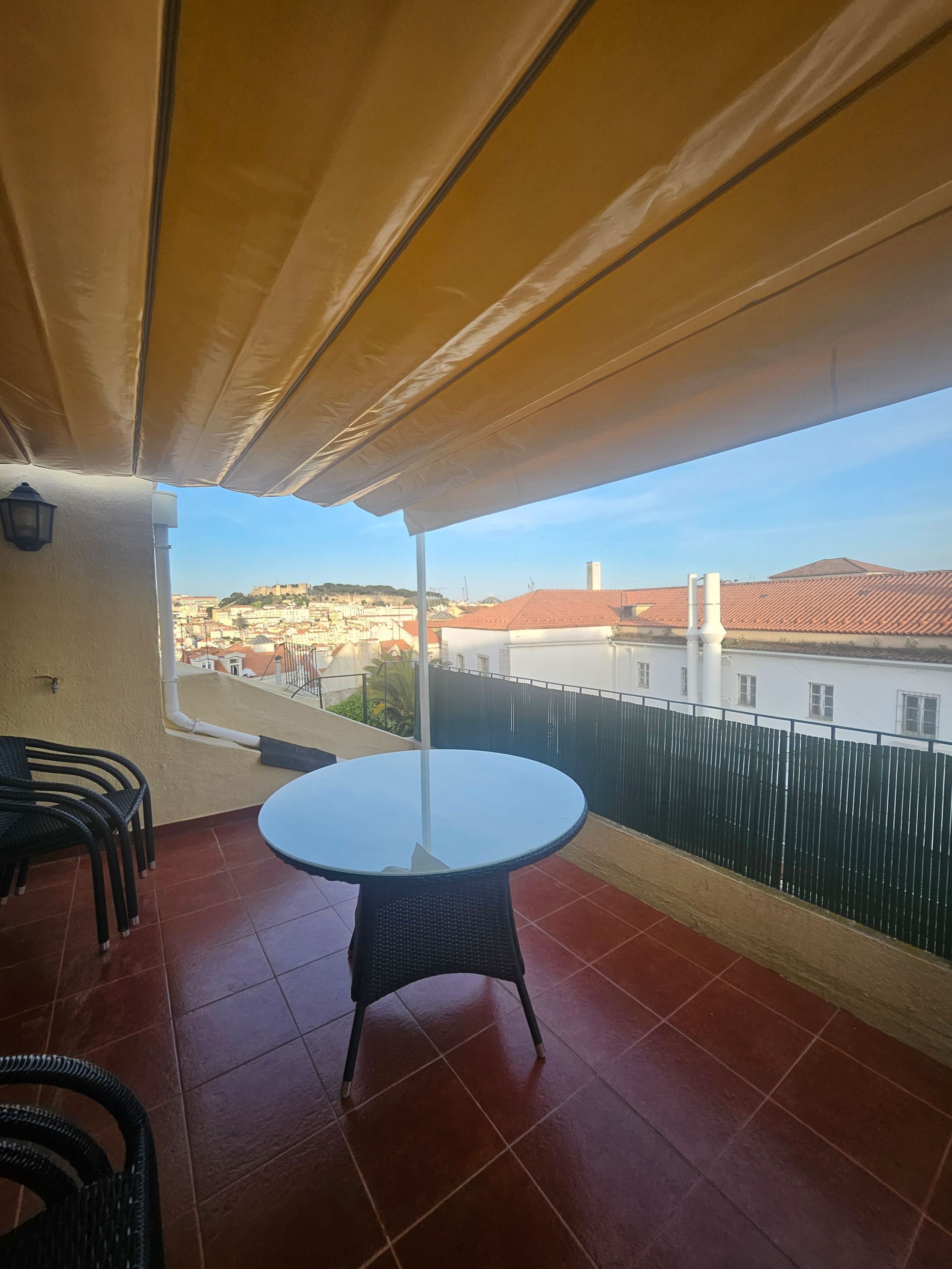 Terrace view to the Castle in Chiado 16