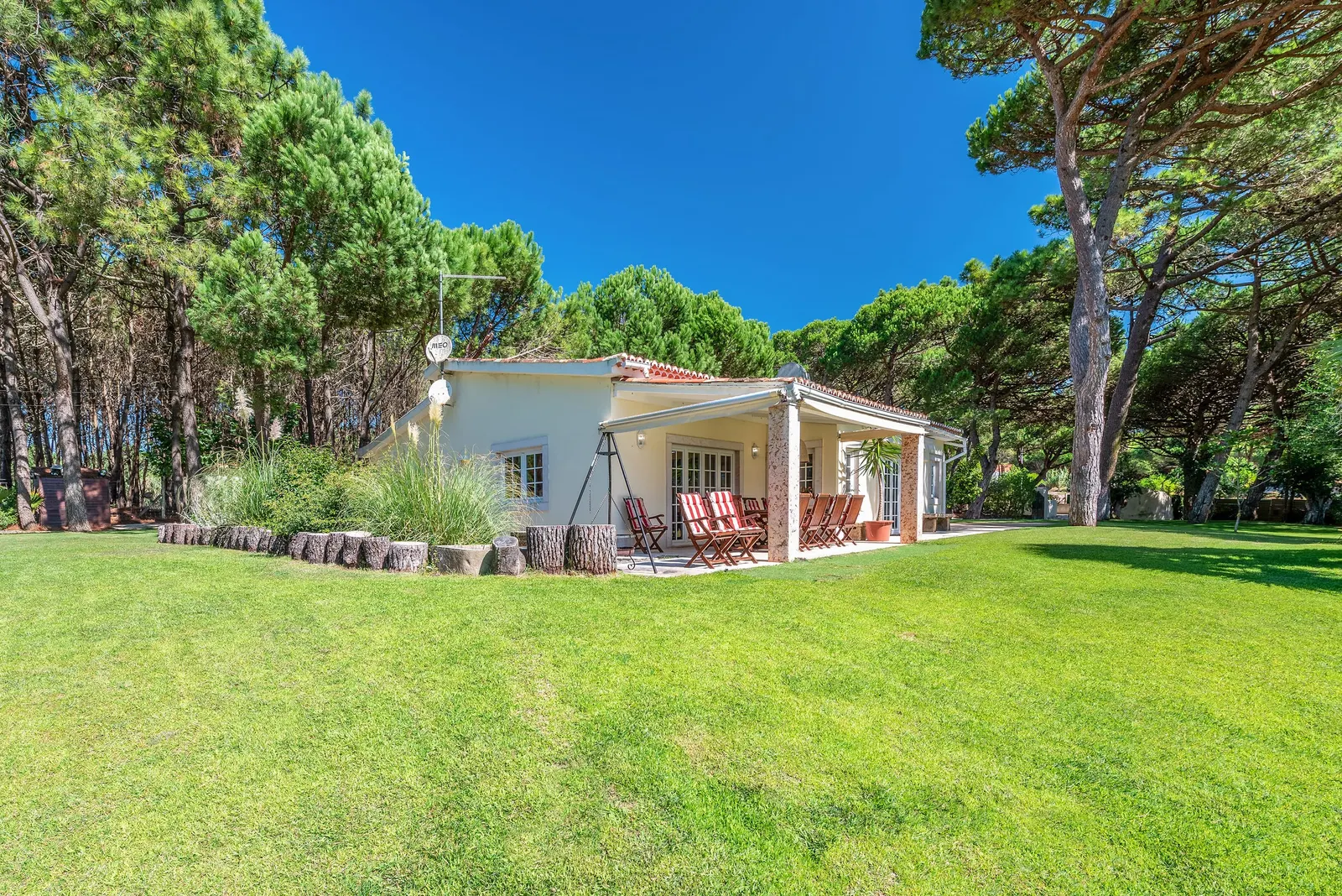 Villa with Luxury Garden in Sintra 33