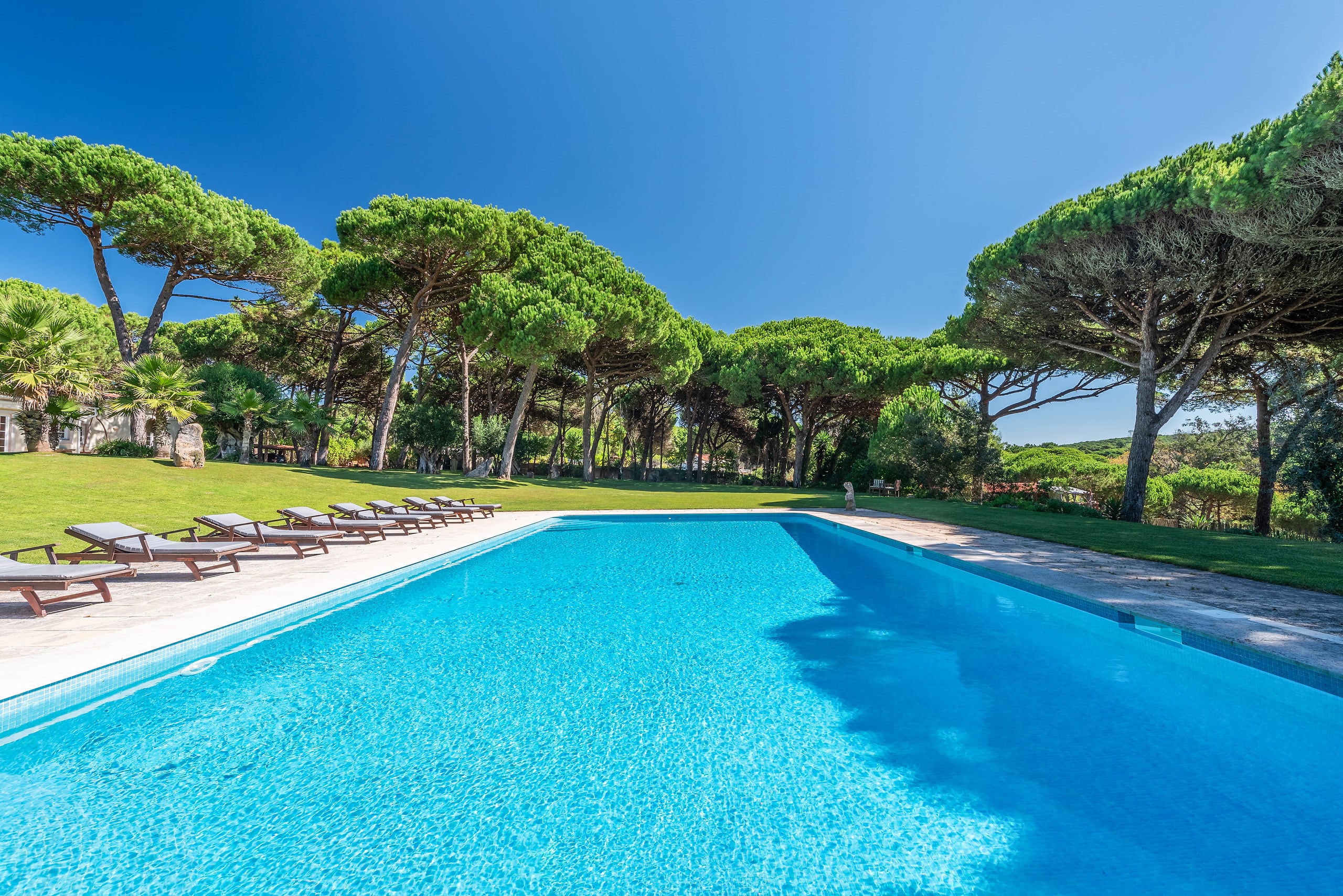 Villa with Luxury Garden in Sintra — photo 2