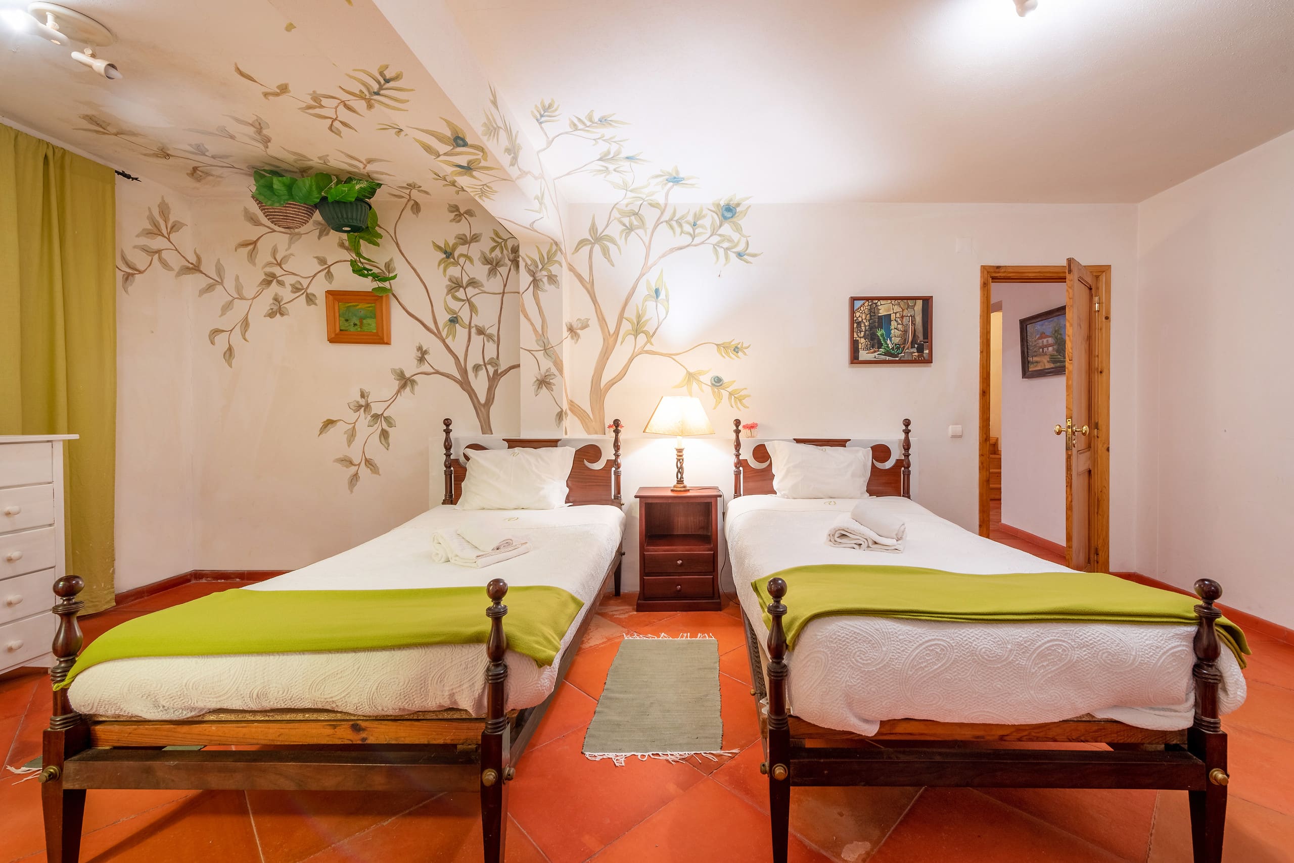Villa with Luxury Garden in Sintra 19