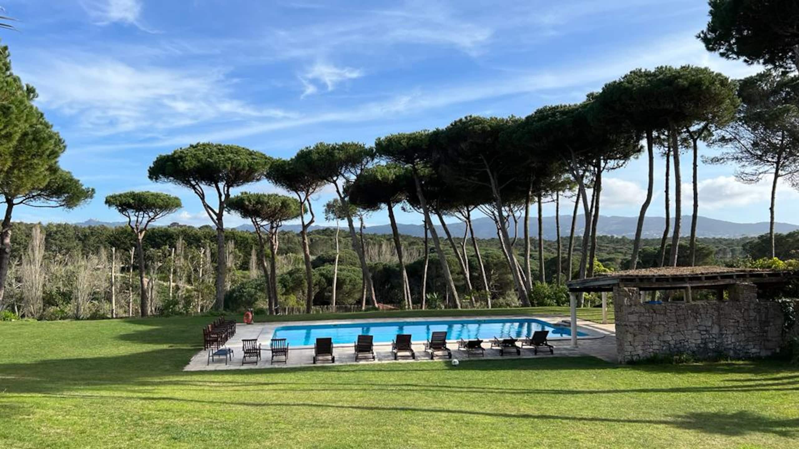 Villa with Luxury Garden in Sintra 3