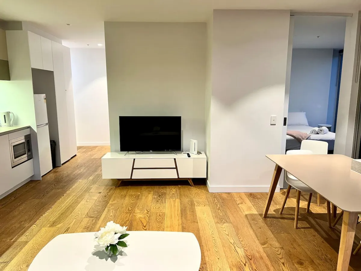 Two Urban Apartments – Melbourne CBD 10