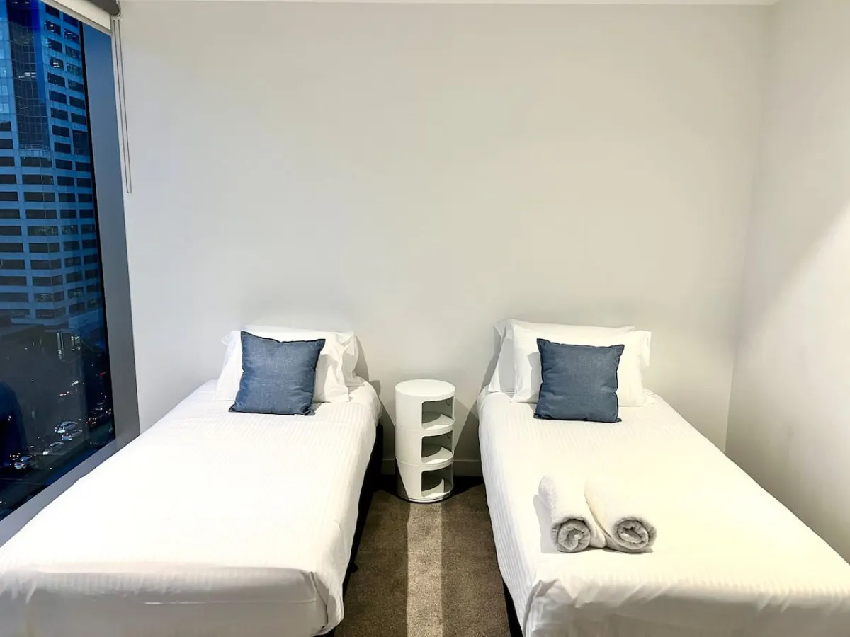 Two Urban Apartments – Melbourne CBD 11