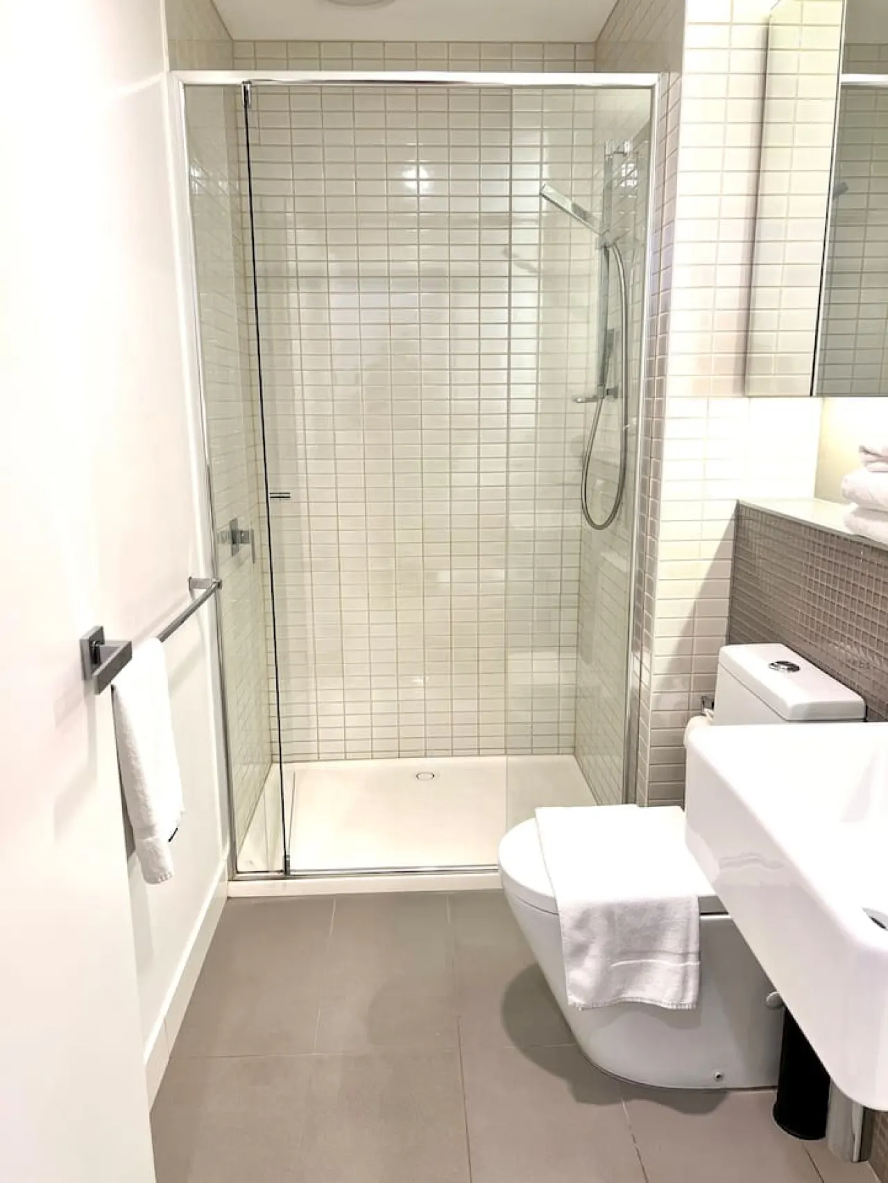 Two Urban Apartments – Melbourne CBD 14