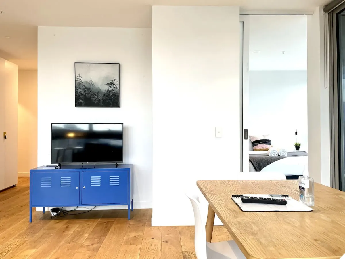 Two Urban Apartments – Melbourne CBD 19