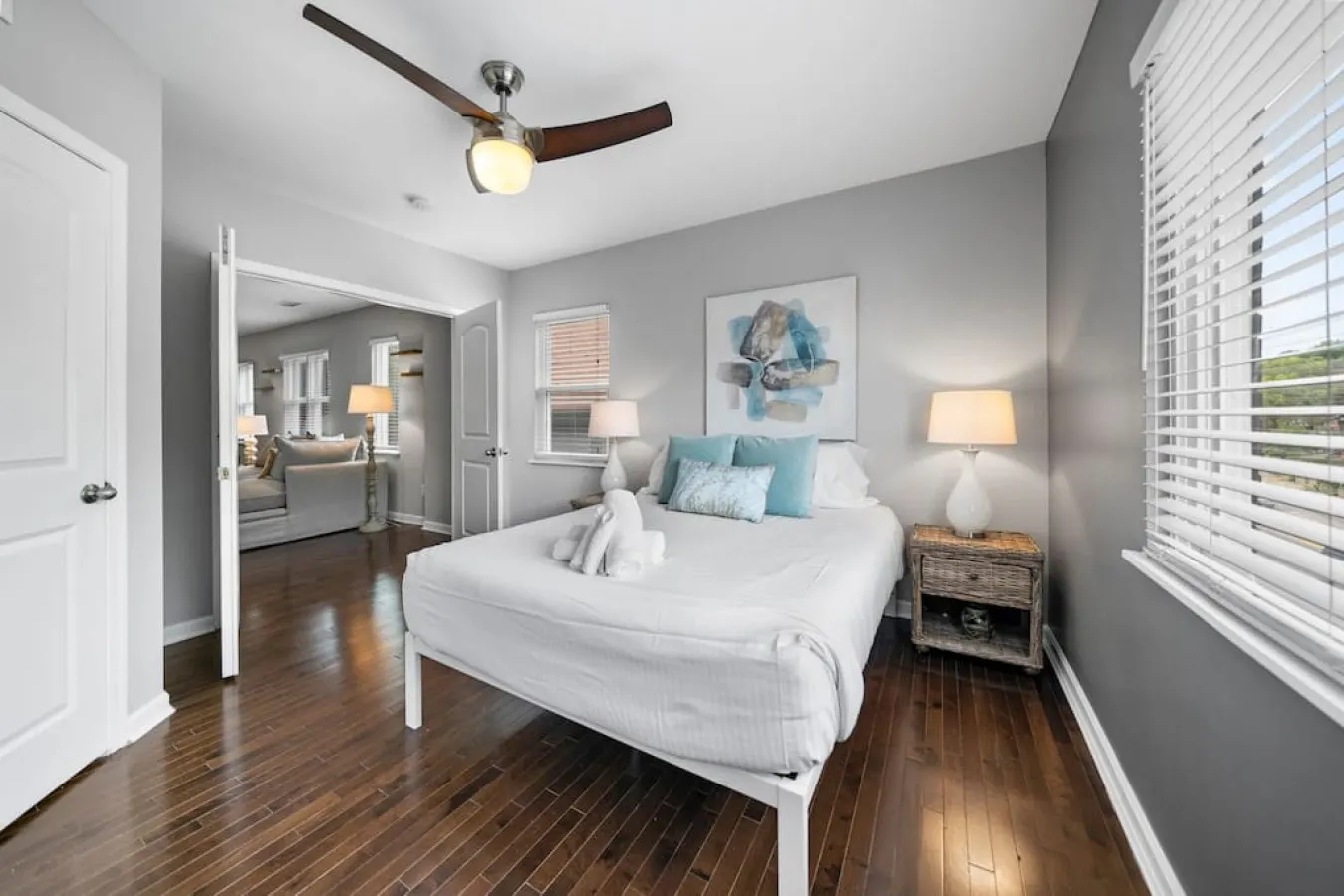Stylish 2BR near City Center OTR, UC, Zoo 20