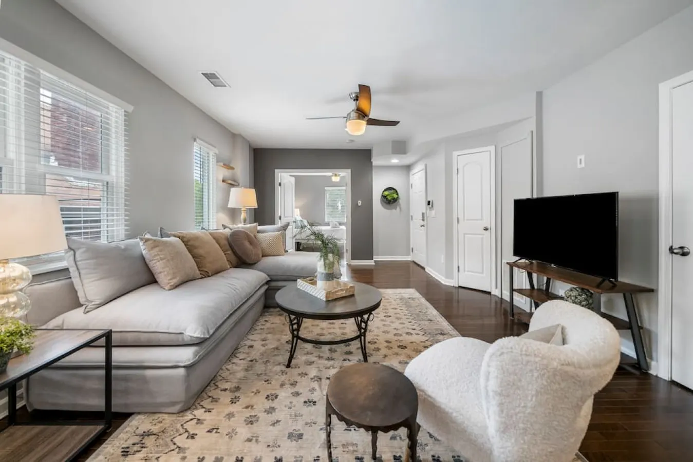 Stylish 2BR near City Center OTR, UC, Zoo 7