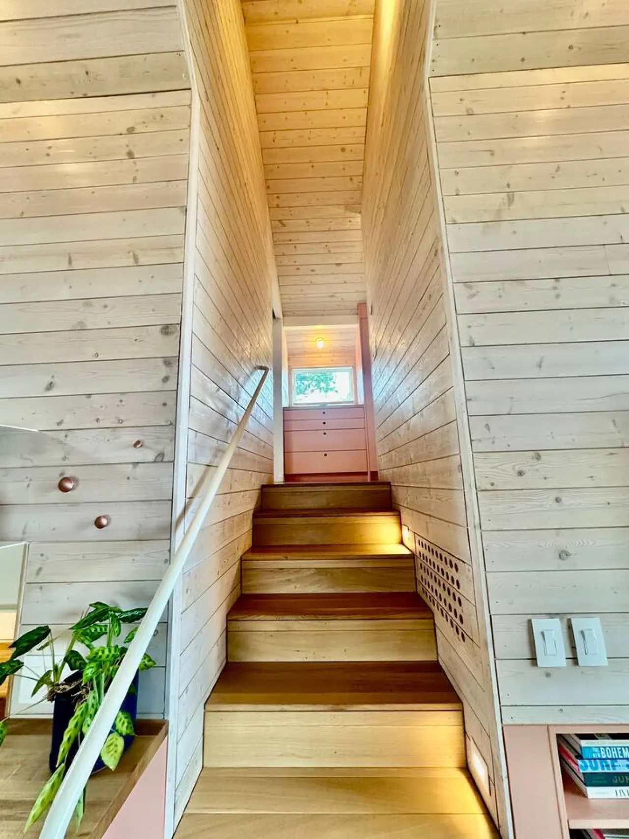 Award winning treehouse retreat in East Austin 12