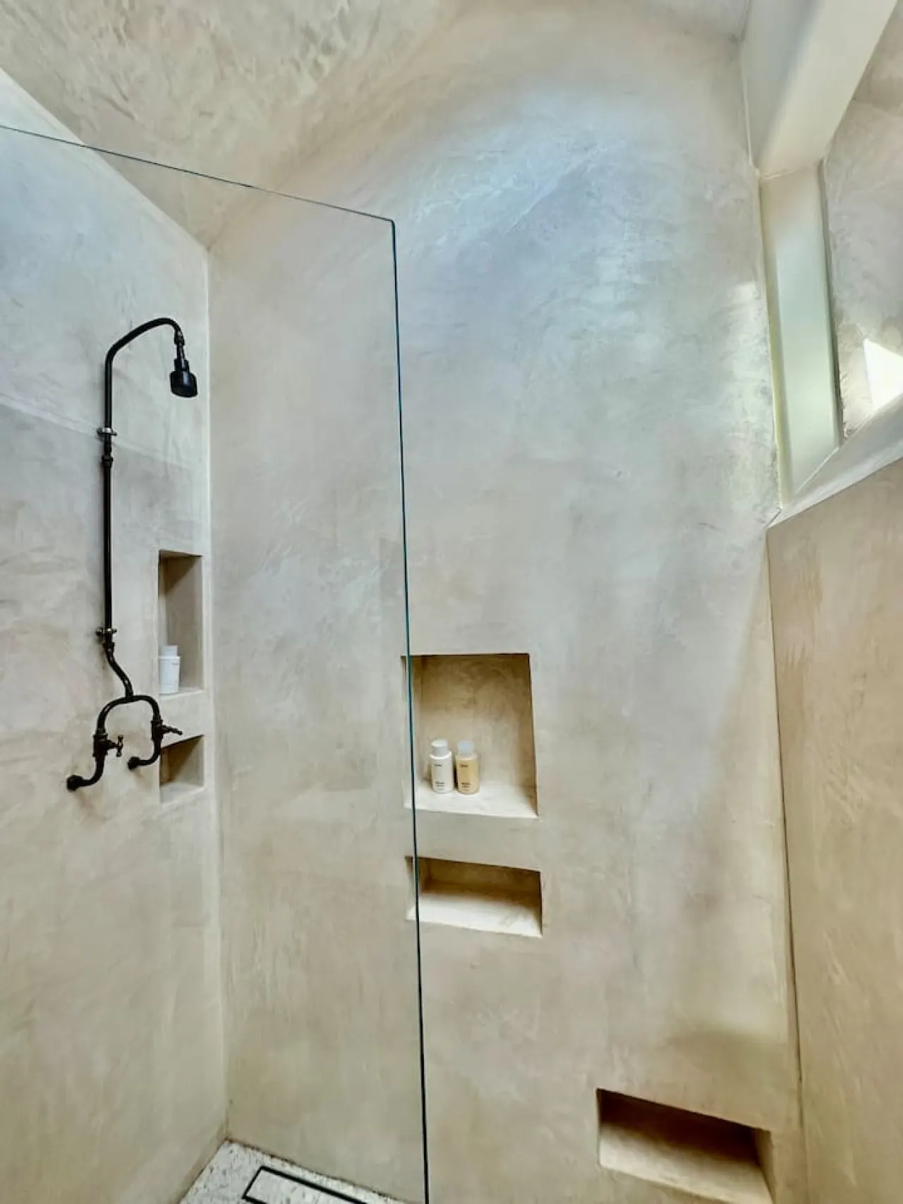 Award winning treehouse retreat in East Austin 18