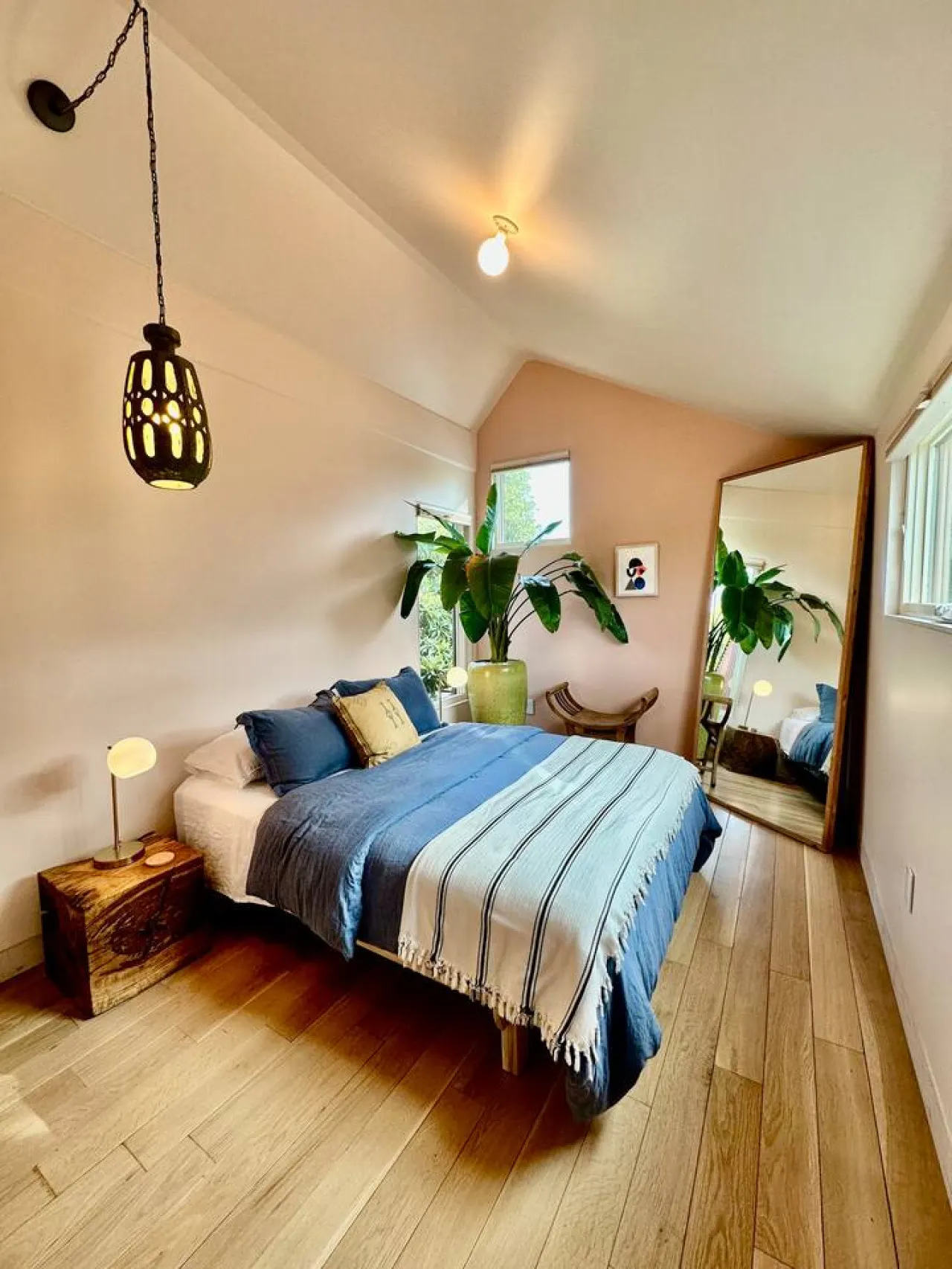 Award winning treehouse retreat in East Austin — photo 4