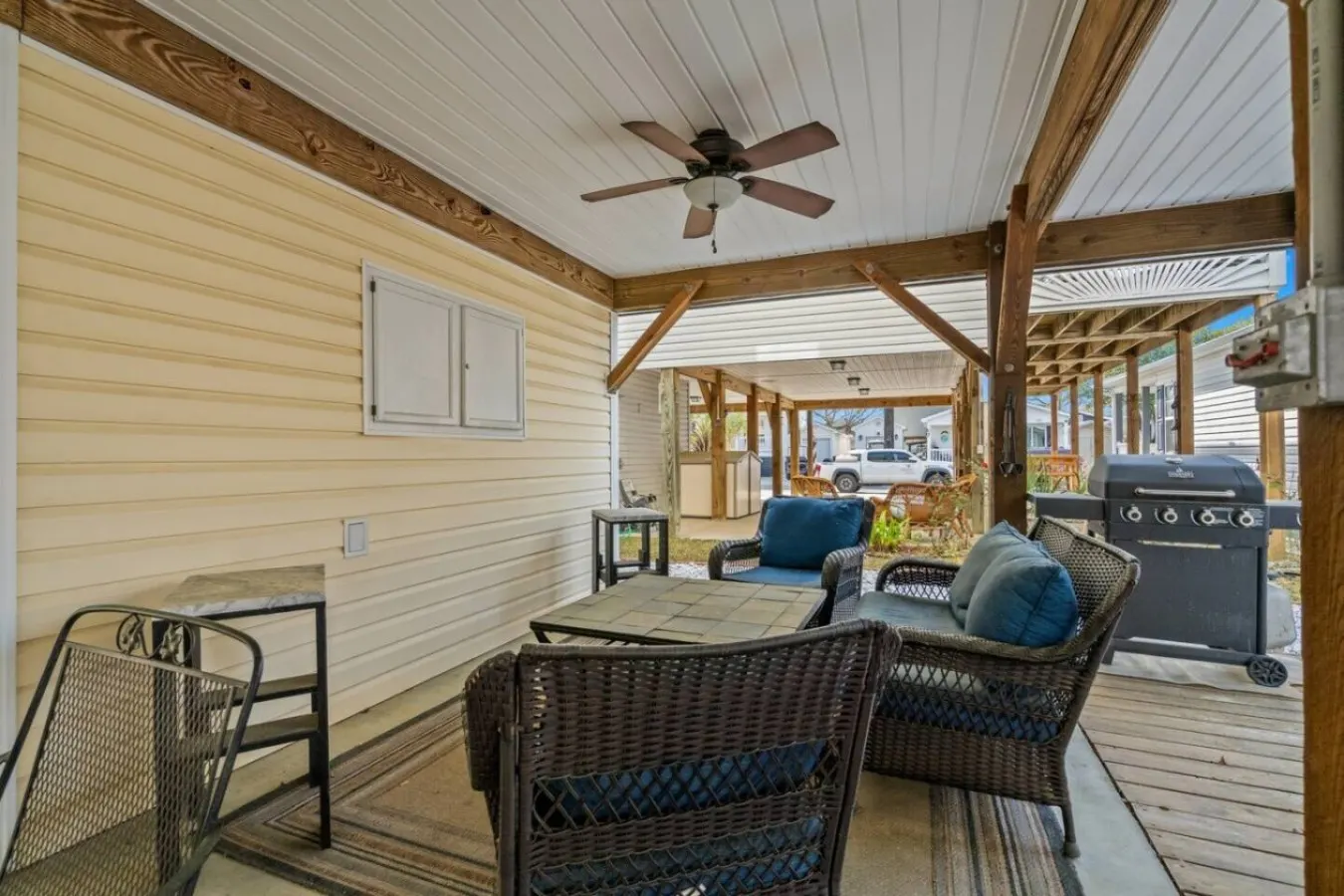 Seas The Day Waterpark, Close to Beach & Porch 8