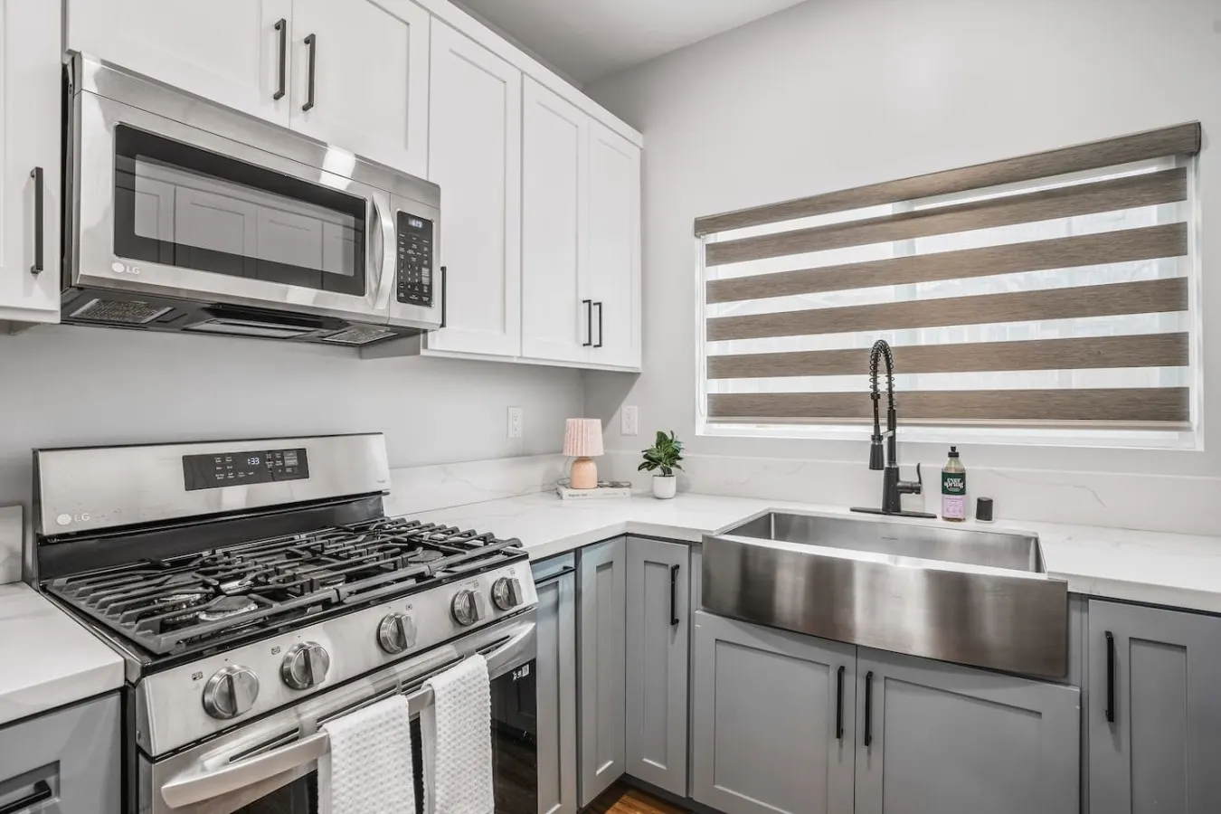 2BR-Golden Hill, Cozy+Games, Driveway Parking 14