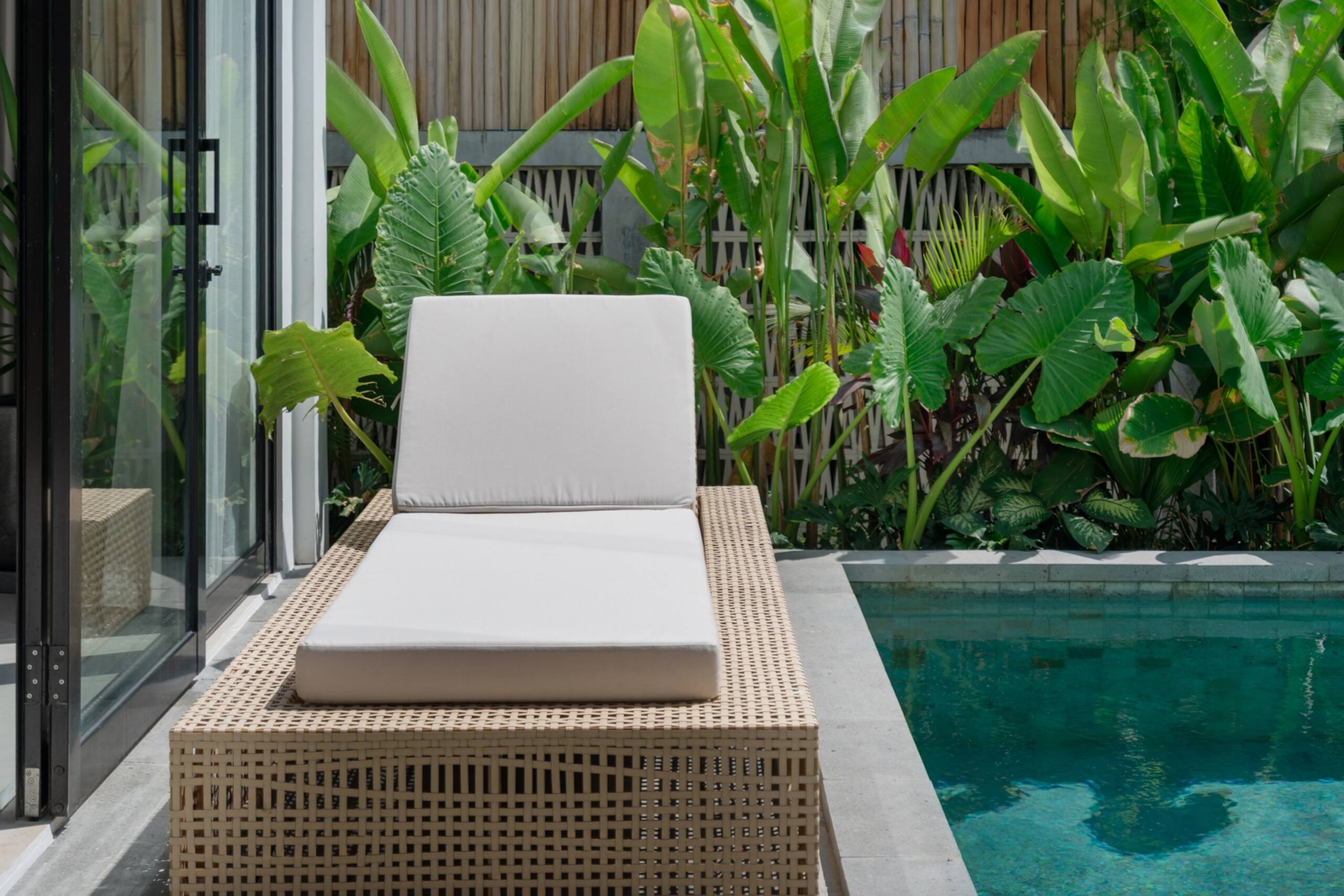 Tukad Hut - 2BR Glass-Frame Pool Villa, Canggu 8