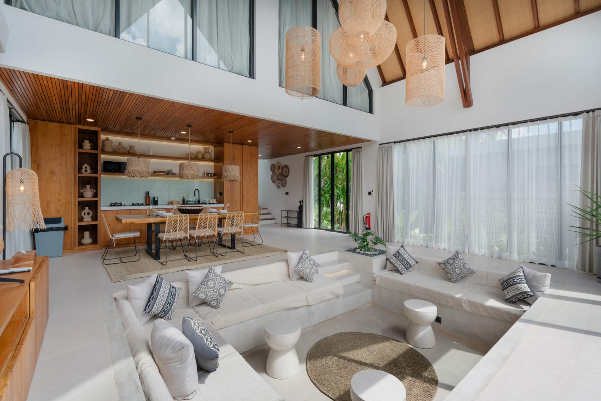 Tukad Hut - 2BR Glass-Frame Pool Villa, Canggu 10