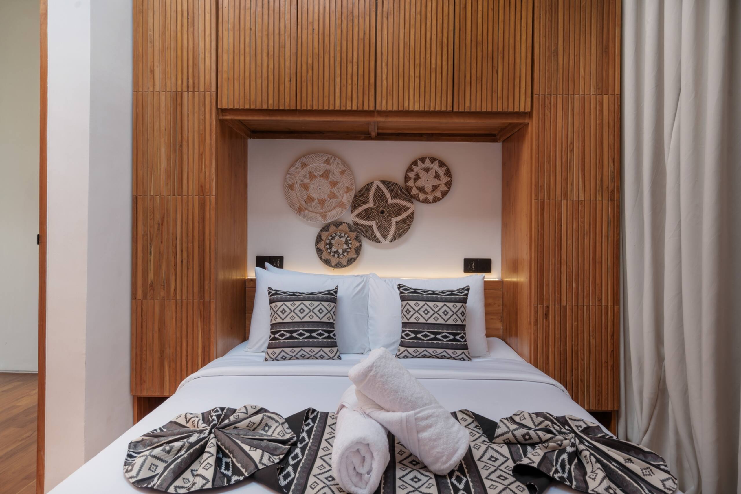 Tukad Hut - 2BR Glass-Frame Pool Villa, Canggu 18