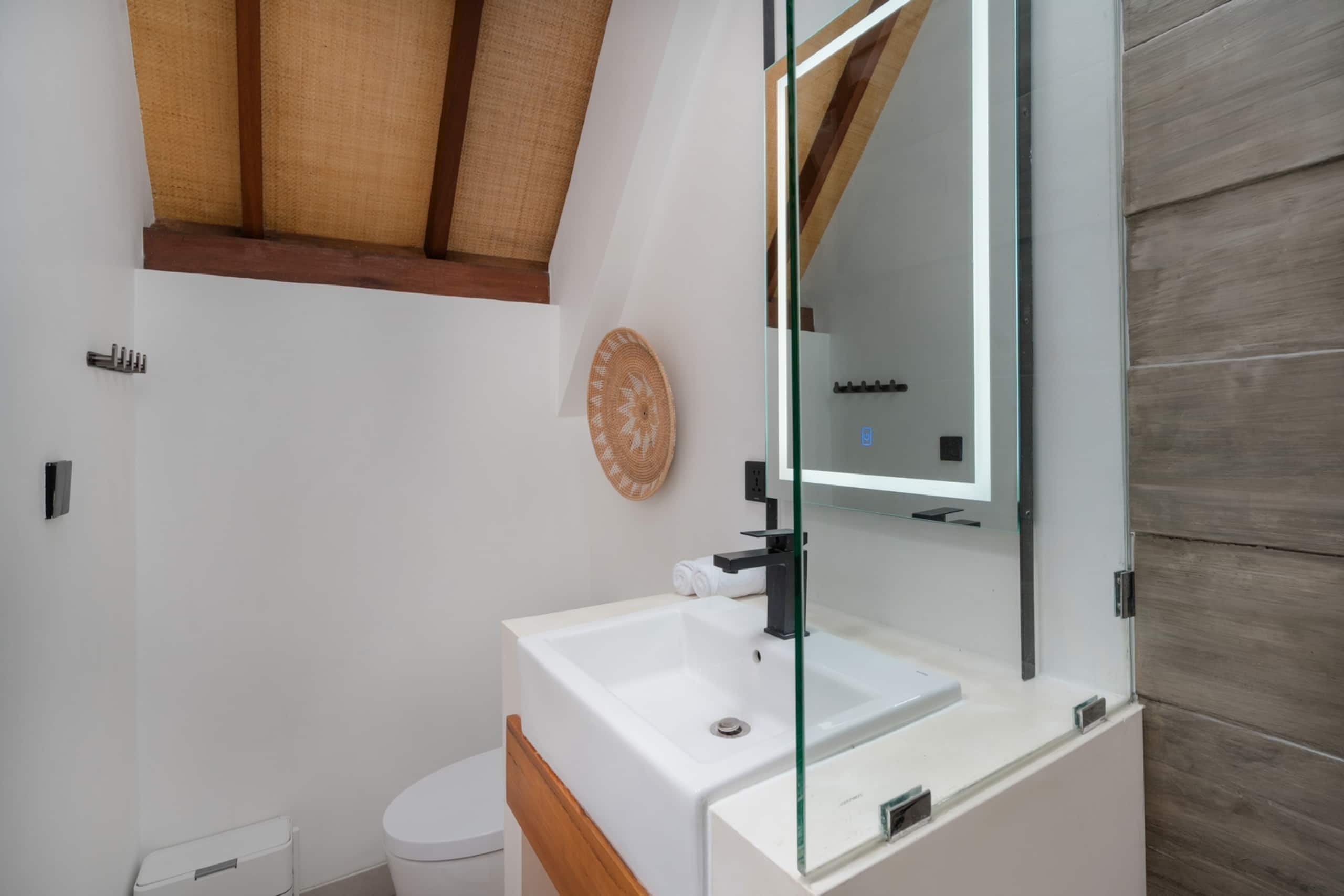 Tukad Hut - 2BR Glass-Frame Pool Villa, Canggu 25