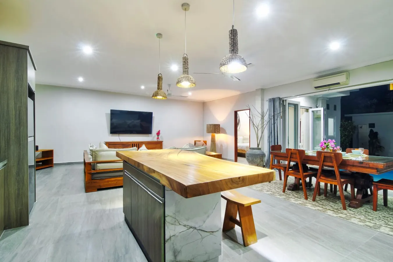 Villa Maleena, superb location is Seminyak 19