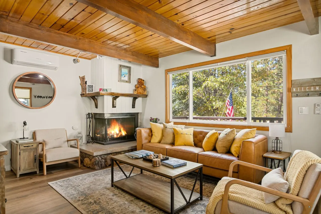 National Forest View Chalet, Mins 2 MTN & Hot Tub 2