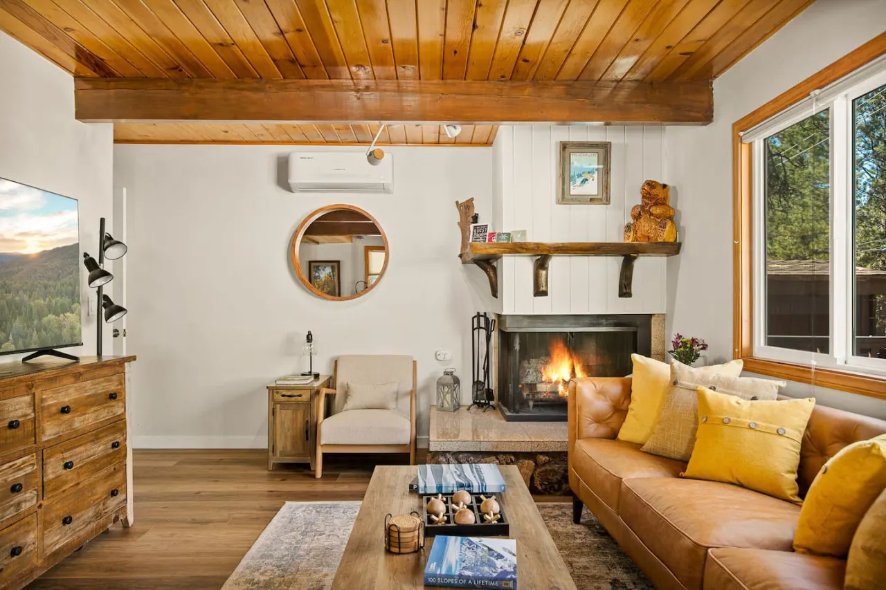 National Forest View Chalet, Mins 2 MTN & Hot Tub 13