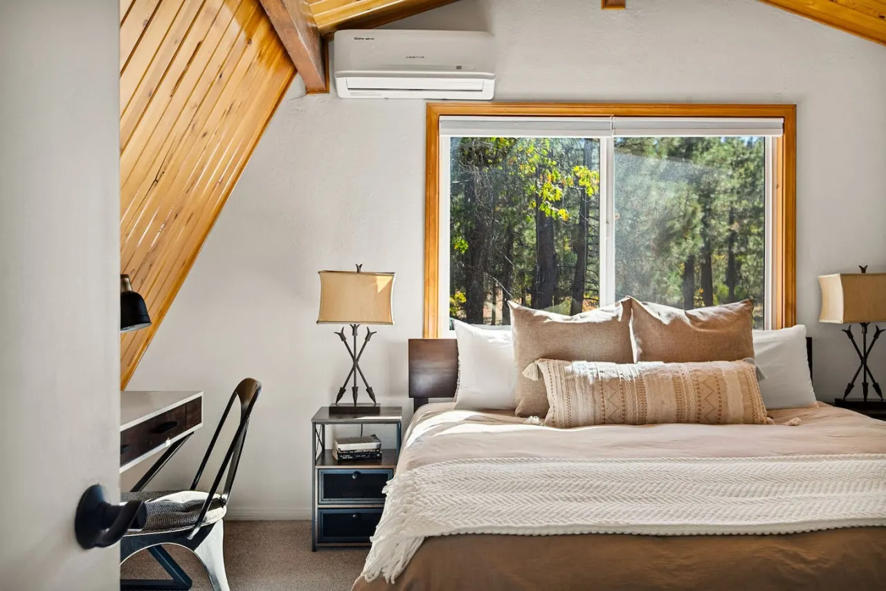 National Forest View Chalet, Mins 2 MTN & Hot Tub 16