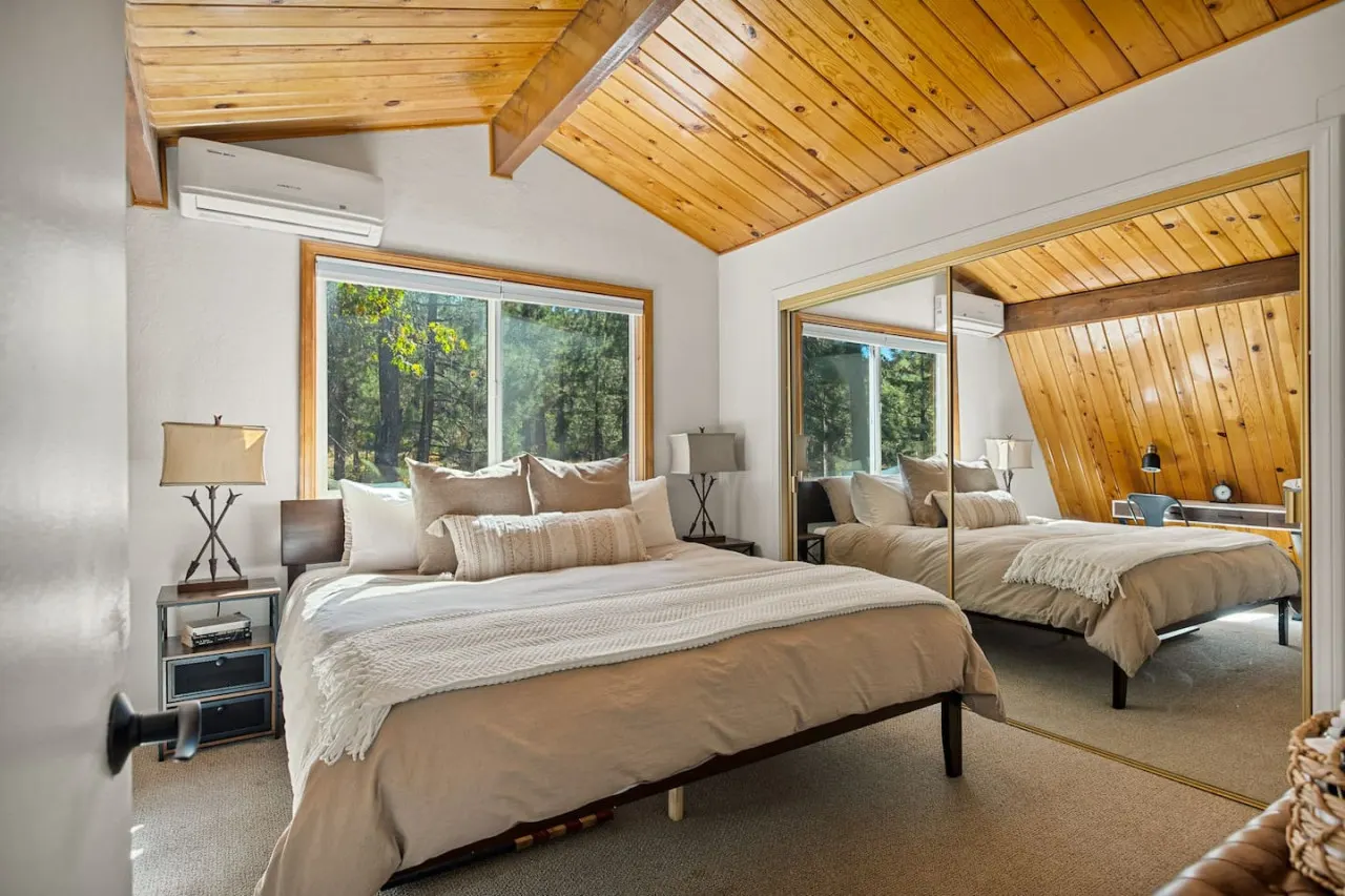 National Forest View Chalet, Mins 2 MTN & Hot Tub 17
