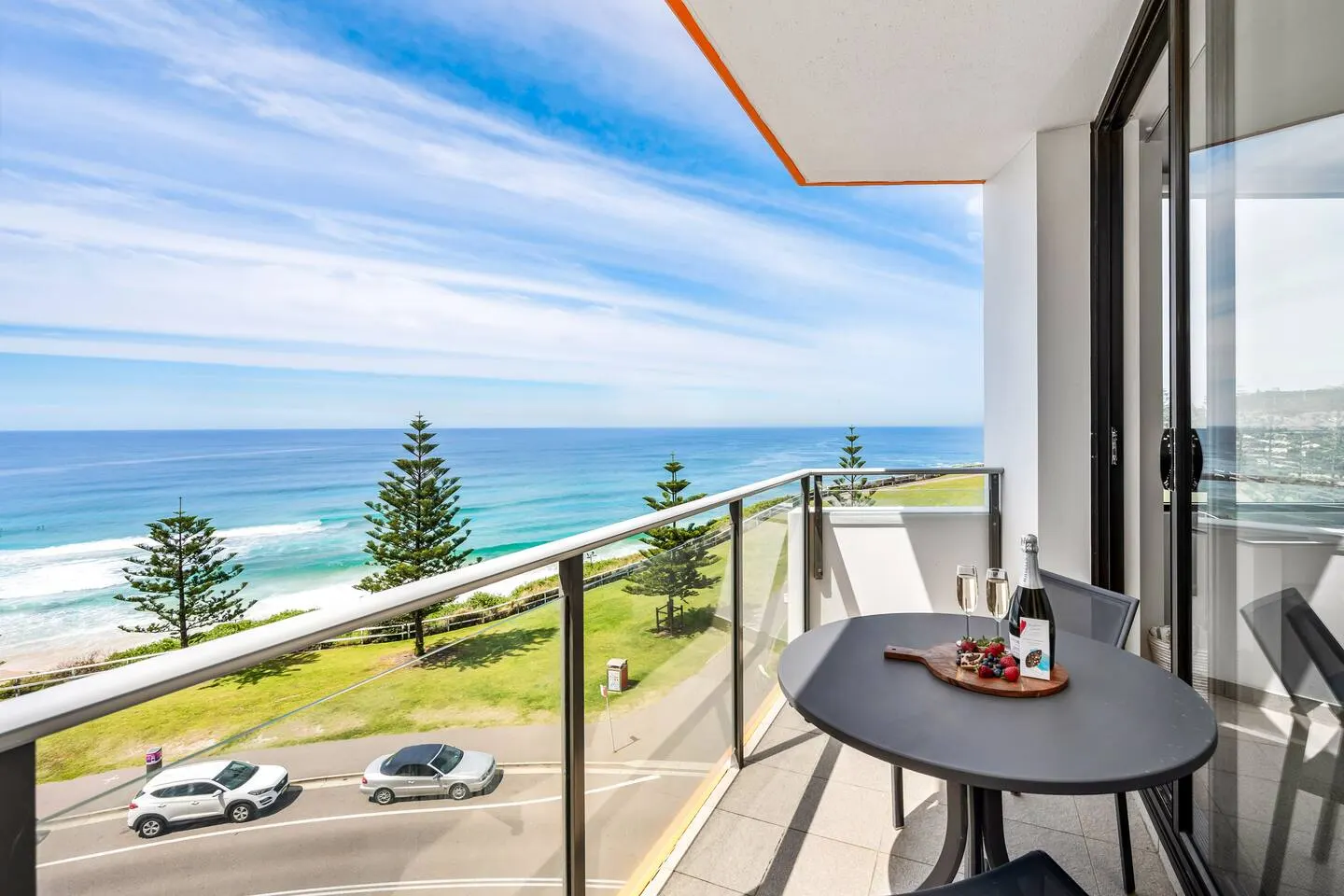 Panorama on Newcastle Beach - Free Parking - Views 7
