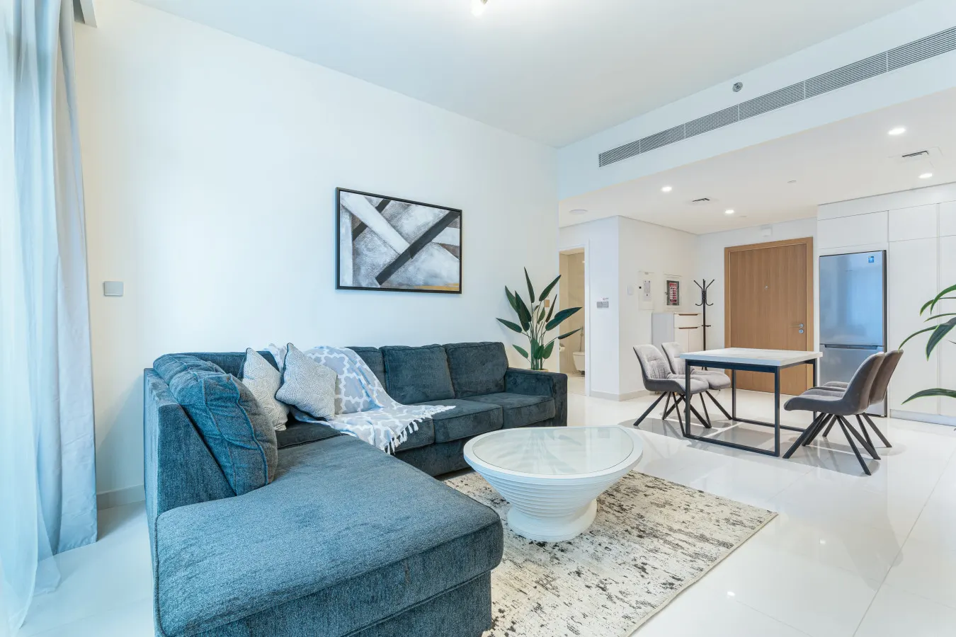 Stunning Beachfront Home with Panoramic Sea Views 7