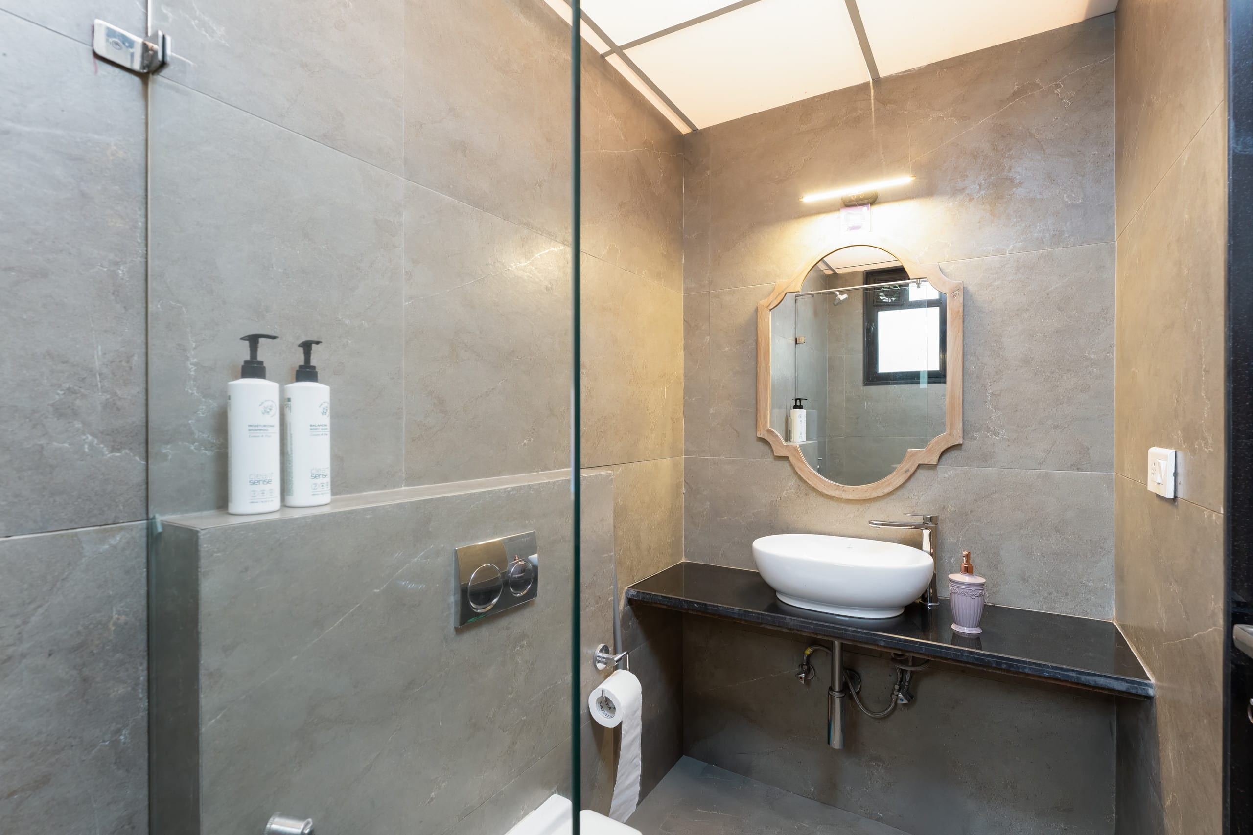 Sereno Siesta 2bhk cosy apt w/balcony swing & pool 31