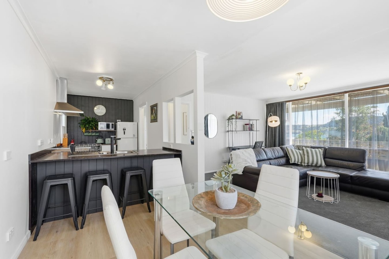 Stunning water view – Cozy 3BR Retreat