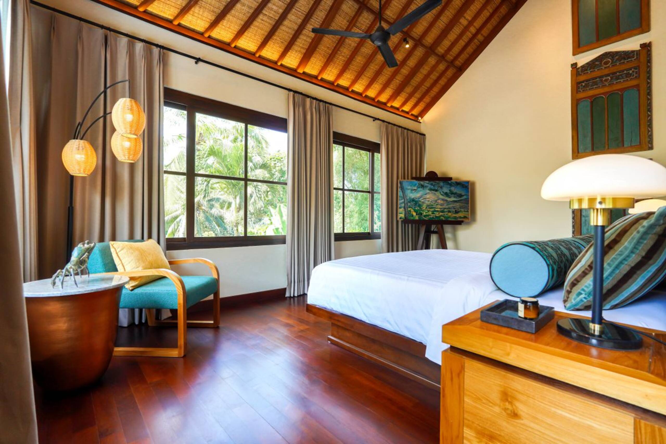 The Ubāri 2 BR w/ Executive Studio Office & Lounge